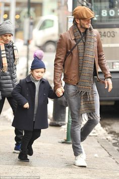 David Beckham Casual, David Beckham Outfit, Beckham Style Outfits, David Beckham Style Outfits, Saint Laurent Jeans, Don Pedro, Beckham Family