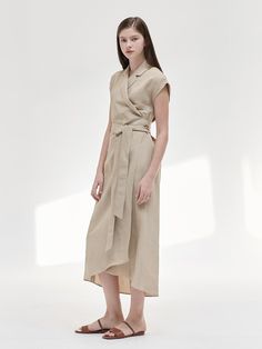 This is a trendy and feminine dress by NILBY P that is made out of high quality and sturdy material. With distinctive mood of the design and comfortable wear, you can style it for your casual daily outfit.- Light weight without lining- Adjustable strap on the waist- Feminine and modern mood Summer Wrap Dress, Summer Wraps, Feminine Dress, Daily Outfits, Wrap Dress, High Quality, How To Wear, Design