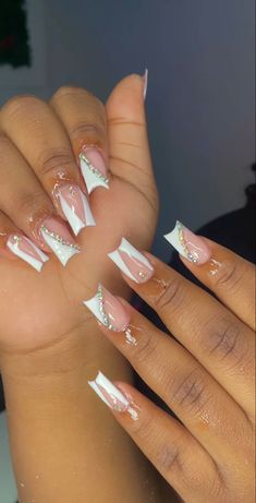 White Nails Short Design, V Shape French Tip Nails, Stilleto Nails Designs, Purple Ombre Nails, Hard Nails, Diy Acrylic Nails, Drip Nails, Glow Nails