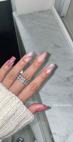 White Snowflake Nails, Holiday Acrylic Nails, Snowflake Nails, Snowflake Design, Winter Nail Art