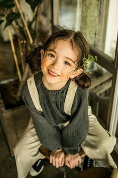 일본 패션, Poses References, Pose Reference Photo, Portrait Inspiration, Fashion Kids, Children Photography, Pose Reference, Kids And Parenting, Character Inspiration