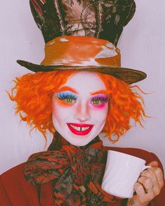 Mad Hatter Wig, Mad Hatter Makeup, Princes Disney, The Mad Hatter, Wonderland Costumes, Amazing Halloween Makeup, Disney Makeup, Halloween Makeup Inspiration