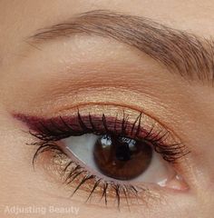 Burgundy Eyeliner Looks, Berry Eyeliner, Berry Makeup, Eye Pencil Makeup, Eyebrow Trends, Vampire Bride, Christmas Makeup Look, Eye Makeup Pictures, Pinterest Makeup