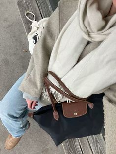 Longchamp Outfit, Women's Sash, Scandi Fashion, Campus Outfit, Longchamp Bag, Bag Outfit, Autumn Fits