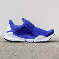 Nike Men Sock Dart Se (racer blue / racer blue-white) Blue Mesh Sneakers With Vibram Sole, Blue Breathable Mesh Running Shoes, Blue Breathable Sneakers For Workout, Blue Breathable Workout Sneakers, Breathable Blue Sneakers For Workout, Dynamic Blue Running Shoes For Workout, Modern Blue Running Shoes For Jogging, Modern Blue Running Shoes For Sports, Modern Blue Running Shoes For Light Sports