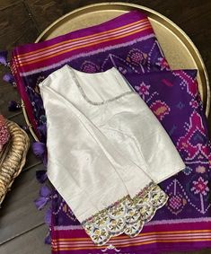 White Blouse Designs, Cotton Blouse Design, Traditional Blouse Designs, New Saree Blouse Designs, Latest Model Blouse Designs, Fashionable Saree Blouse Designs, Patola Saree, Blouse Design Images, Blouse Designs Indian