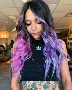 Brunette Hair With Pink, Unnatural Hair Color, Split Dyed Hair, Peekaboo Hair, Vivid Hair Color, Cute Hair Colors, Creative Hair Color, Split Hair, Spring Hair Color