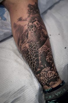 Sea turtle calf, leg tattoo Black And Grey Calf Tattoo, Tattoo Leg Piece, Tattoo Toronto, Tattoo Realism, Black Grey Tattoo, Sea Turtle Tattoo, Tattoo Leg, Turtle Tattoo, Eagle Tattoo