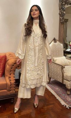 Eid Outfits Pakistani, Trendy Outfits Indian, Fancy Suit, Traditional Indian Dress, Pakistani Wedding Outfits