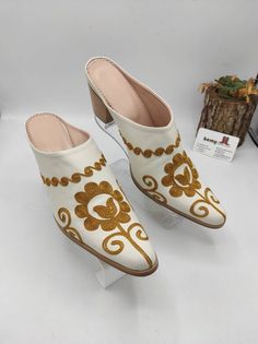 Women's Mules, Custom Made, Leather Clogs, Handmade, Barefoot, Slip On, Genuine Leather, Open Heel, Embroidery Sandals, Comfy Shoes #ForHer #WomenSandals #mules #barefoot #unique #OpenHeel #gift #LeatherMules #SlipOn #CustomMade Embroidery Sandals, Medieval Shoes, Hippie Shoes, Sandals Comfy, Womens Clogs And Mules, Viking Shoes, High Heel Clogs, Unique Boots, Everyday Boots