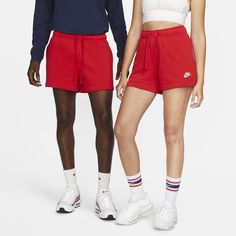 Club Fleece, universally loved for its coziness and consistency, is for everyone. Designed to meet your favorite crop tops at their hem, these relaxed, mid-rise Club Fleece shorts have a supersoft feel that makes it easy to stay comfortable. Red Nike Shorts, Nike Sportswear Club Fleece, Oxford White, Mid Rise Shorts, Red Nike, Fleece Shorts, Heather White, Nike Store, Mini Shorts