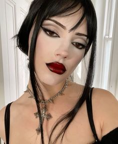 Vampire Makeup Looks, Maquillage Goth, Goth Make Up, Goth Makeup Tutorial