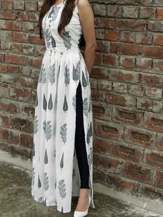 Indian Kurti Designs, Simple Kurta Designs, Simple Kurti Designs, Long Kurti Designs, Maxi Rok, Long Dress Design, Salwar Kamiz, Indian Gowns Dresses, Kurti Designs Party Wear