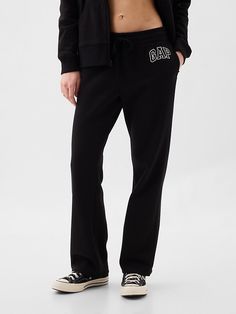 Soft, comfy fleece. Drawcord ties at ribbed, elasticized waistband. Gap logo at hip. #450008 Comfy School Outfits Fall, Baggy Black Pants, Low Rise Sweatpants, Gap Sweatpants, Stacked Sweatpants, Straight Leg Joggers, Comfy School Outfits, Straight Sweatpants, Gap Outfits