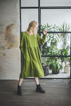 "DETAILS * Linen oversize linen dress with long sleeves * With two pockets to ensure your comfort * Perfect for autumn, sprin and winter * Made from soft wash medium weight (185 g) 100 % European linen fabric * Height of the model is 175 cm (5' 9\") and she is wearing size M/L dress in moss green color * The full length of linen dress is +/- 114 cm/ 44.9\", the length of the sleeve is +/- 57 cm/22.44\" * Please choose desired color and size on the right * Product number: D14. CARE LABEL * machin Casual Oversized Linen Dress For Fall, Casual Oversized Linen Fall Dress, Fall Lagenlook Linen Dress With Relaxed Fit, Fall Lagenlook Relaxed Fit Linen Dress, Long Sleeve Linen Dress With Pockets, Green Linen Dress For Fall, Oversized Long Sleeve Linen Dress With Pockets, Spring Long Sleeve Linen Dress With Pockets, Fall Lagenlook Linen Dress