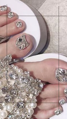 Color: JJP148-B3 silver flash full diamond [glue type]
Style: ultra-thin seamless
Style: Wearable Silver Pedicure, Fake Toenails, Fake Nails With Glue, Nail Forms, Nail Length, Diamond Glitter, Toe Nail Art, Purple Glitter, Nail Accessories