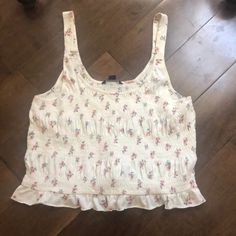 Never Worn Size Xl Cream Colored/Floral Casual Cropped Floral Print Tops, Casual Floral Print Tank Top For Day Out, Casual Cotton Tank Top With Floral Print, American Eagle Outfitters, American Eagle, Tank Top, Womens Tops, Tank Tops, Cream