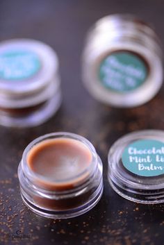 Chocolate Lip Balm, Gifts For Girls Birthday, Lip Balm Recipe, Mint Lip Balm, Homemade Eye Cream, Balm Recipe, Homemade Moisturizer, Homemade Items, Diy Chocolate