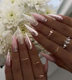 Nude Bling Nails, Fall Stiletto Nails, Gold Stiletto Nails, Cardi B Nails, Champagne Nails, Stilleto Nails Designs, Gold Nail Designs, Chrome Nails Designs, Nails Gold