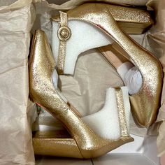 Chinese Laundry Veranda Glitter Gold Heels - Size 7.5. Closed Toe, Ankle Strap. 3” Heel Gold Heels Closed Toe, Rapunzel Prom, Gold Closed Toe Heels, Golden Heels, Winter Dance, Heels Aesthetic, Prom Inspo, Prom 2024, Closed Toe Heels