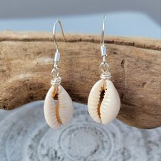 Cute Seashell Dangle Earrings. All Jewelry Components Are Lead And Nickel Free. High Quality Silver Hook Earrings (Hypoallergenic) Handmade Items. Beautiful Earrings, Great To Wear On Summertime, Festival, Vacation, Holiday, Banquet, Beach Or Everyday Wear! These Earrings Are Very Lightweight And Super Comfortable To Wear Everyday. Excellent Gift For Friends, Sister, Wife, Mom, Teacher Or Any Lady In Your Life. If You Have Any Question Please Feel Free To Ask I Will Respond As Soon As I Can. Nickel Free Adjustable Shell-shaped Earrings, Nickel-free Adjustable Shell-shaped Earrings, Adjustable Shell Earrings For Gifts, Dangle Shell Earrings Gift, Nickel-free White Shell Earrings, Cute Seashell, Earrings Hypoallergenic, Earth Art, Sister Wife