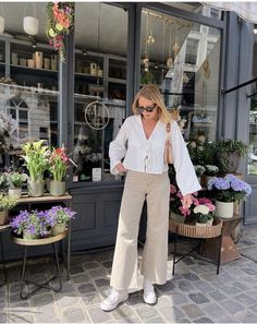 Amsterdam Spring Outfit Ideas, Linen Pants Outfit Modest, Spring Outfits Scandinavia, Parisian Outfits Summer, Scandinavia Trip, Simple Spring Outfits, Europe 2024, Summer Teacher Outfits, Concert Style