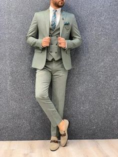 Men 90s Outfit, 90s Outfit Men, 3 Piece Suit Wedding, Coffee Collection, Suit Combinations, Men's Business Suits, Successful Men, Corporate Attire