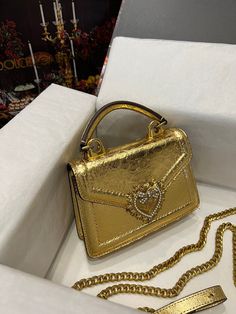 Size: 19cm*4.5cm*11cm It comes with Dust box, Care manual, Tag, and Paper bag. Handheld Shoulder Bag With Original Box As Gift, High-end Pouch Bag For Gift, High-end Gold Top Handle Bag, Gold Bag With Original Box For Everyday Use, High-end Gold Crossbody Bag, High-end Gold Bag, High-end Crossbody Shoulder Bag For Gift, High-end Gold Bags With Top Carry Handle, High-end Gold Bag With Top Carry Handle