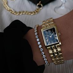 Xoxo Jewelry, Fancy Watches, Rose Gold Watches Women, Womens Watches Luxury, Rose Gold Watches, Jewelry Essentials