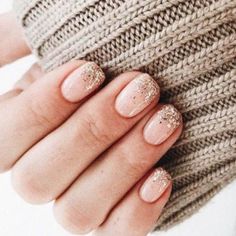 Nee Years Nails, Glitter Holiday Nails, Christmas Nails Short, Holiday Nail Ideas, Festive Holiday Nails, Deco Nails, Best Summer Nail Color, Holiday Nail Designs, Plaid Nails