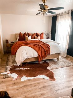 Western boho rustic Western Bedroom Remodel, Burnt Orange Rustic Bedroom, Western Guest Room Ideas, Western Terracotta Bedroom, Orange Rustic Bedroom, Burnt Orange Bedroom Ideas Boho, Burnt Orange Western Bedroom, Orange Western Bedroom, Western Apartment Bedroom