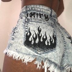 Jean Designs Diy, Painted Jean Pockets, Custom Clothes Ideas, Art On Pants, Painted Denim Shorts, Custom Painted Jeans, Custom Jeans Diy, Etsy Clothing, How To Have Style