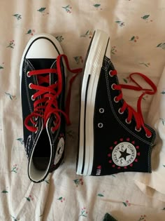 Valentines Gift Aesthetic, Spider Man Valentines, Chuck 70 High Top, Paris Home Decor, Fit Accessories, Cute Converse, Luxury Old Money, Gift Aesthetic, Sports Fit