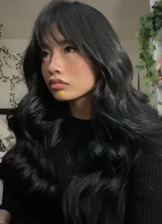 Plum Black Hair, Black Wavy Hair, Haircuts For Long Hair With Layers, Classy Hairstyles, Hairstyles For Layered Hair, Haircuts For Wavy Hair, Hair Stylies, Long Layered Hair, Haircuts For Long Hair