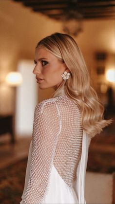 High Neck Hairstyles, High Neck Dress Hair, Hairstyles For High Neck Dresses, Blonde Bridal Hair, Bridesmaid Hair Inspo, Blonde Bride, Wedding Hair Up, Guest Hair