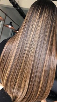 Hair Highlights For Brown Hair Straight, Highlighted Brown Hair Straight, Chocolate Caramel Balayage Straight Hair, Cute Highlights For Brown Hair Straight, Highlights Brunette Straight Hair, Highlights Brown Hair Blonde Straight, Pintura Highlights Straight Hair, Honey Blonde Highlights On Brown Hair Straight, Caramel Balayage On Straight Hair