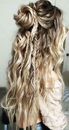 Prom Hair Down, Boho Wedding Hair, Bridesmaid Hair Half Up, Wedding Hairstyles Half Up Half Down, Wedding Hair Inspiration, Bridal Hairstyles, Bridesmaid Hairstyles, Wedding Hairstyles For Long Hair