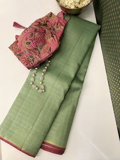 Different Colour Combinations In Sarees, Pink Blouse Green Saree, Green Silk Saree Contrast Blouse, Saree And Blouse Color Combinations, Pink Contrast Color Combinations Dresses, Color Contrast Combination, Sarees Combination, Contrast Colour Combination