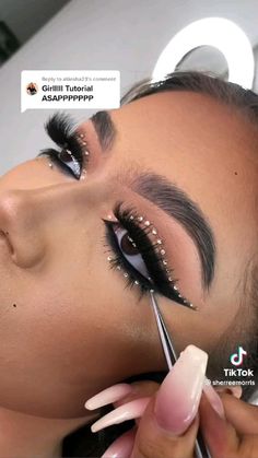 Valima Makeup, Anniversary Makeup, Birthday Makeup Looks, Eyebrows Makeup, Glitter Makeup Looks, Rhinestone Makeup, Cute Eye Makeup, Rave Makeup, Birthday Makeup