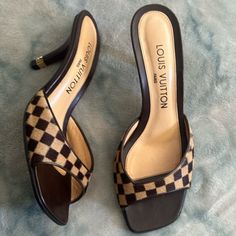 Vintage Louis Vuitton Damier Ebene Pony Hair Mule Slide Heels Size Us 6.5 - Fits Slightly Narrow Recently Got The Heels Replaced And Protective Coating On Bottom. Absolutely Beautiful Heels But They Are Too Narrow For Me. Like New Condition! No Major Flaws What So Ever. 100% Authentic Questions? Leave A Comment Below! Beautiful Heels, Louis Vuitton Damier Ebene, Pony Hair, Louis Vuitton Shoes, Damier Ebene, Vintage Louis Vuitton, Vintage Shoes, Cute Shoes, Mule