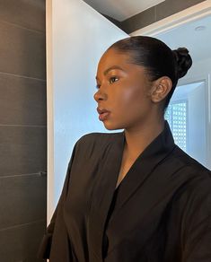 Black Robe Aesthetic, Flawless Skin Aesthetic, Clarke Peoples, Bun Black Women, Natural Hairstyle Ideas, Skin Aesthetic, V Hair, Ballerina Bun, Corporate Baddie