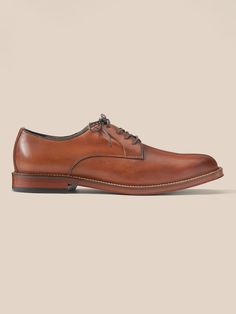 A versatile oxford shoe with sleek, minimalist design, made in luxe, Italian leather.  Designed with lightweight, durable OrthoLite® performance insoles for breathable cushioning that wicks away moisture for the ultimate in comfort.  Our Advanced Co Classic Lace-up Synthetic Oxfords, Business Slip-on Oxfords With Ortholite Insole, Low-top Leather Shoes For Derby With Removable Insole, Classic Low-top Synthetic Dress Shoes, Low-top Synthetic Oxfords For Work, Leather Wingtip Dress Shoes With Ortholite Insole, Leather Low-top Dress Shoes With Ortholite Insole, Classic Oxfords With Rubber Sole And Synthetic Material, Business Low-top Lace-up Shoes With Cushioned Footbed