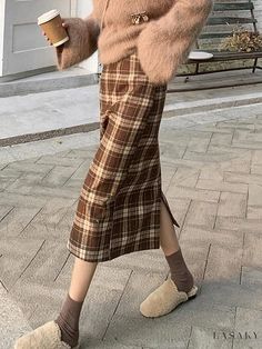 Lasaky - Vintage High-waisted Plaid Midi Skirt with Hip Hugging Fit Plaid Long Skirt, Cottagecore Aesthetic Clothes, Stylish Midi Skirt, Long Plaid Skirt, Plaid Midi Skirt, Cottagecore Outfits, Plaid Pencil Skirt, Skirts Midi High Waisted, High Waisted Pencil Skirt