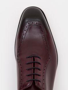 Color: bordeaux Calf leather with natural finish Leather insoles Rubber and leather soles Traditional lace-up closure Hand-stitched detailing Tuxedo Blazer, Blazer Shirt, Black Friday Sale, Hand Stitched, Accessories Shop, Hand Stitching, Calf Leather, Oxford, Lace Up