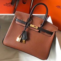 Purse Fashion, Hot Style, Hermes Paris, Fashion Gallery, Leather Handles, Hermes Bag, Summer 2019, Hermes Birkin, Leather Handle