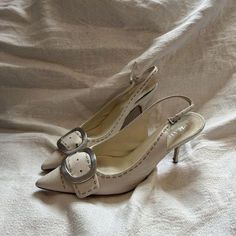 Vintage Kitten Heels Aesthetic, Designer Kitten Heels, 90s Kitten Heels, White Vintage Heels, Kitten Heels Aesthetic, Kitten Heels Vintage, 90s Heels, Prada Kitten Heels, White Kitten Heels