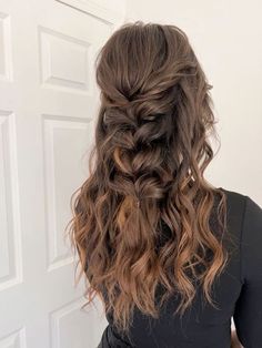 Half Up Half Down Homecoming Hairstyles Brown Hair Styles For Prom, Messy Braid Prom Hair, Prom Hairstyles Ponytail Brown Hair, Hairstyles For Prom Brunette, Grad Hairstyles Down, Half Up And Down Prom Hair, Prom Hair For Wavy Hair, Prom Hairdos Down, Cute Hairstyles For Prom Half Up