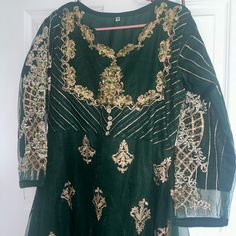 Never Worn Gold And Green Green Long Sleeve Dress For Celebration, Dark Green Dress, Gold And Green, Green Gold, Green And Gold, Green Dress, Dark Green, Colorful Dresses, Green