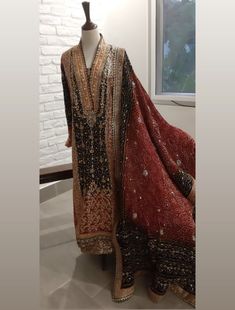 Pakistani Dresses Casual, Linen Bottoms, Pakistani Dress, Pakistani Dress Design, Girls Fashion Clothes, Bridal Outfits, Girls Fashion, Dress Design