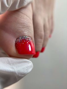 Red Toe Nails Ideas, Holiday Toe Nails Christmas, Red Toes Pedicure, Red Toe Nail Designs, Red Pedicure Ideas, Ideas Pedicure